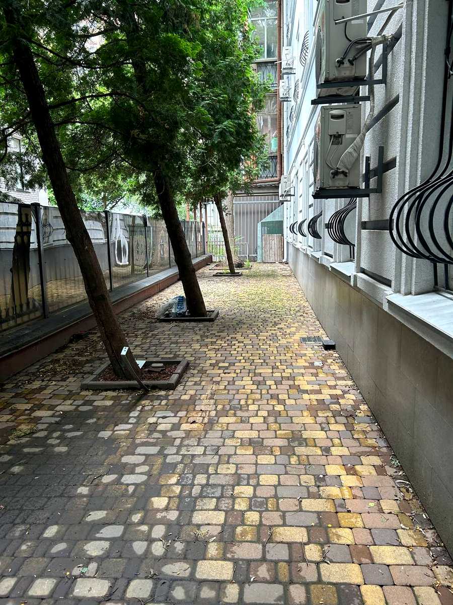 1868177746714095