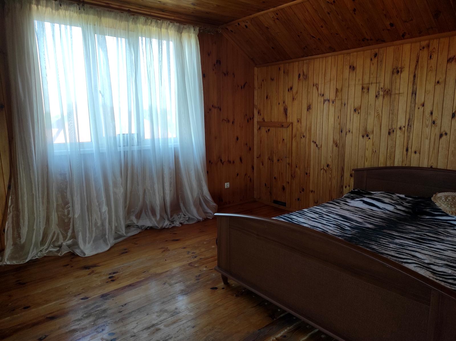 1868187558291994