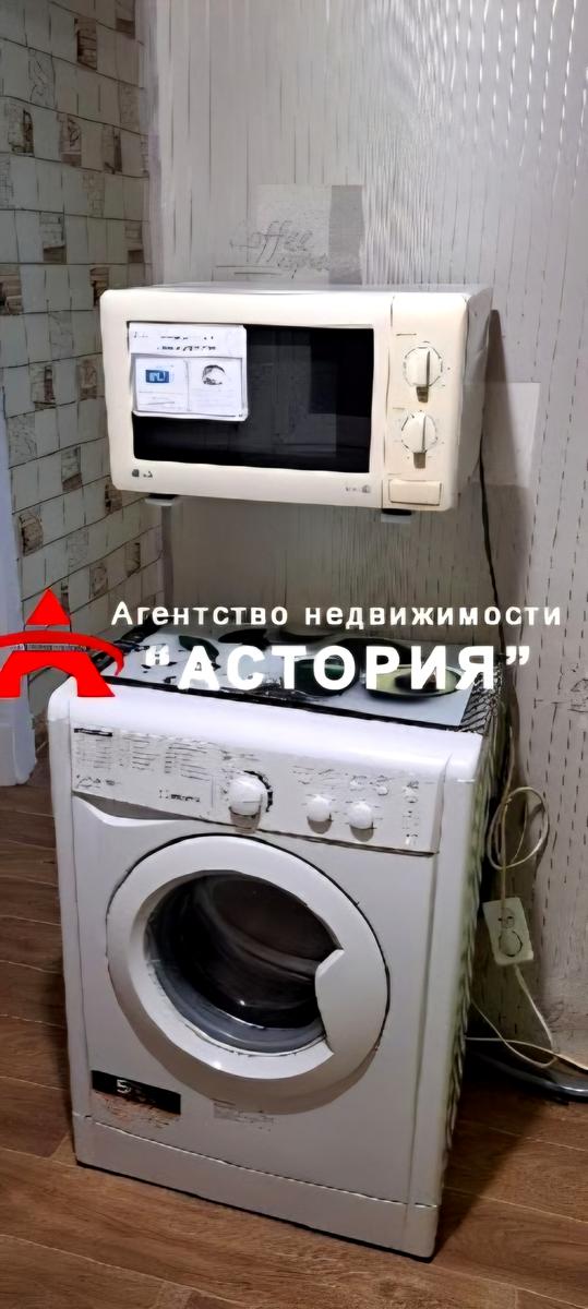 1868223870471343