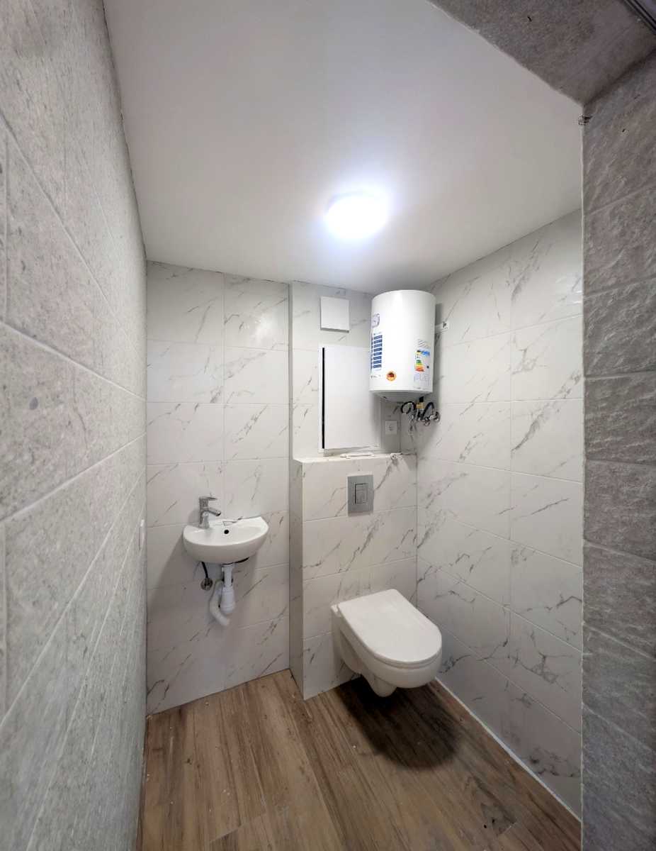 1868226656833638