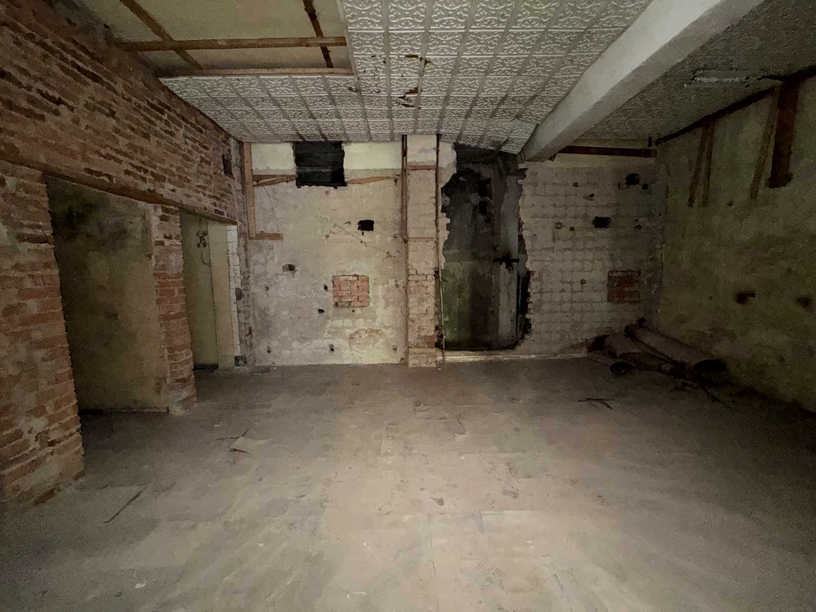 1868227199753228