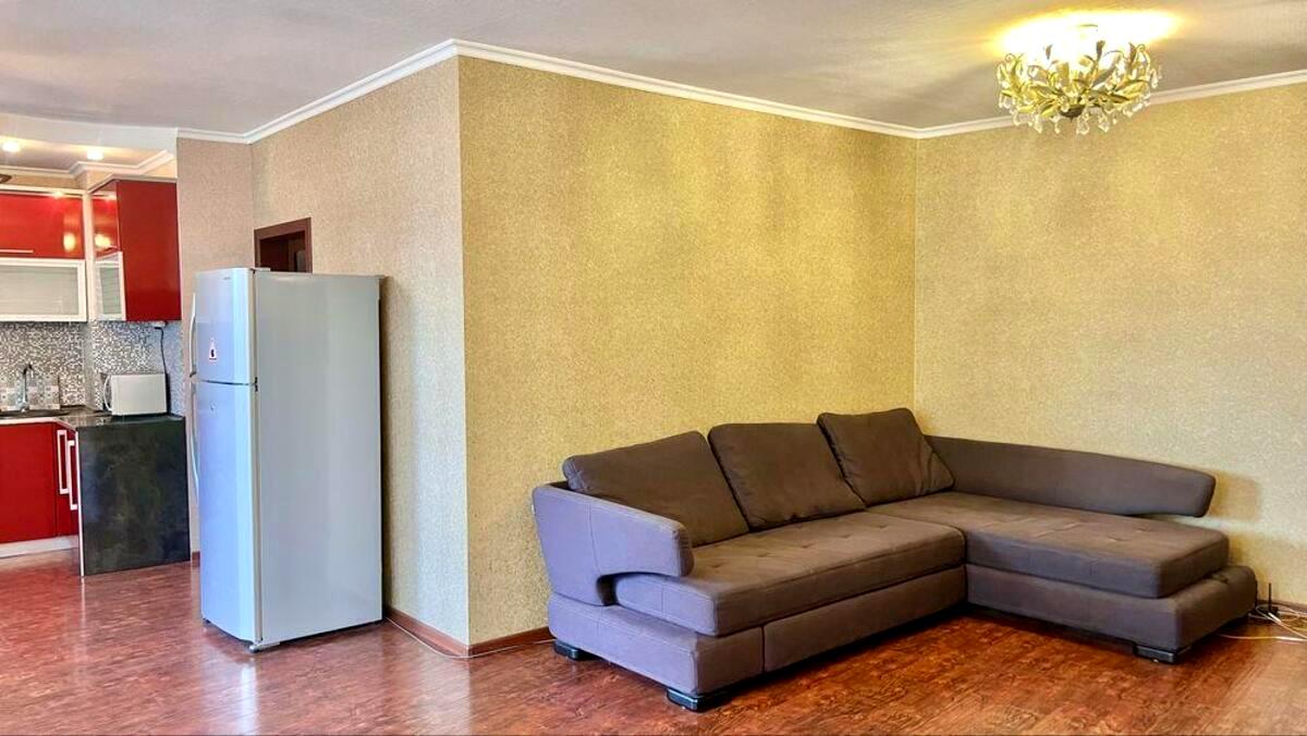 1868230027702085
