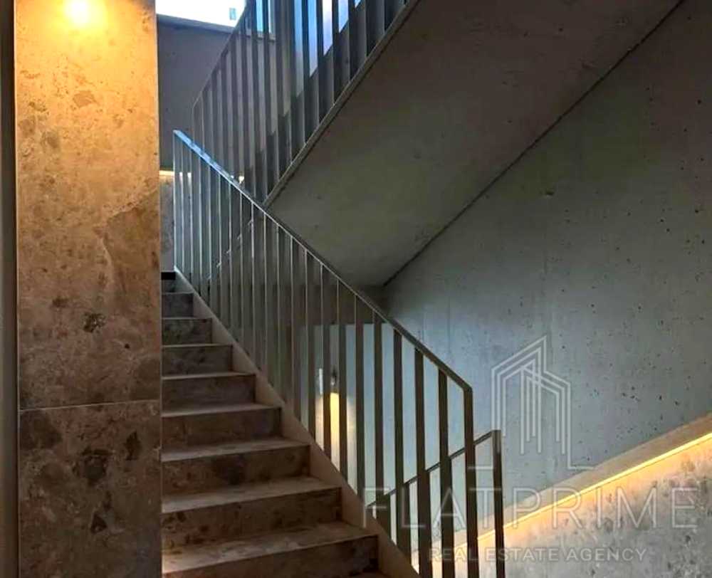 1868232643320674