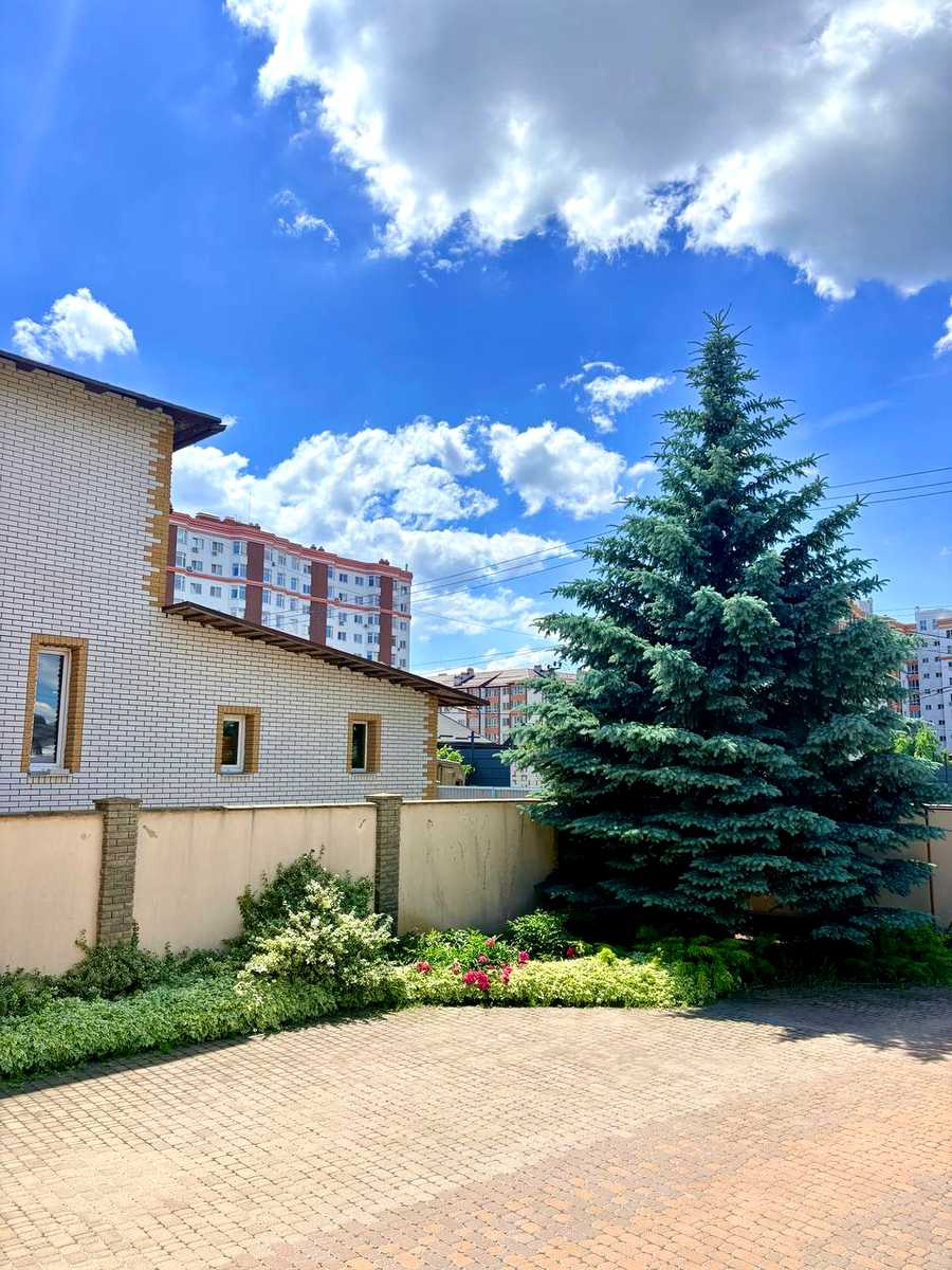 1868233285795445