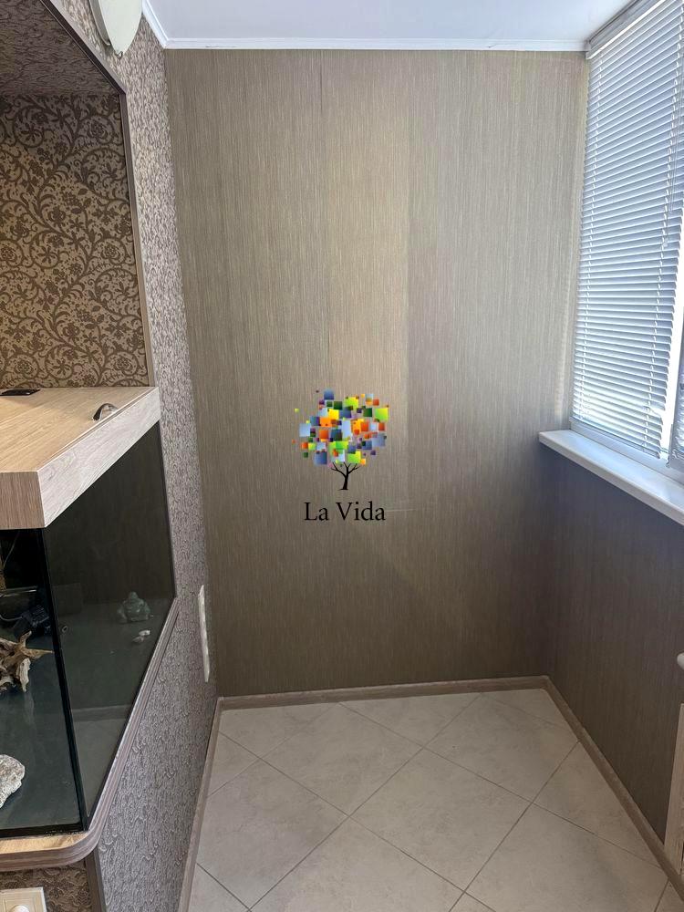 1868235812242195