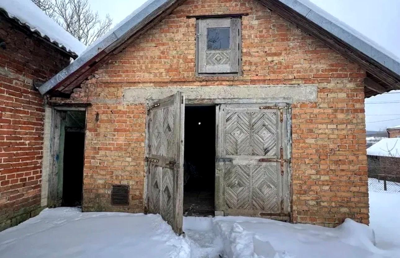 1868236896942167