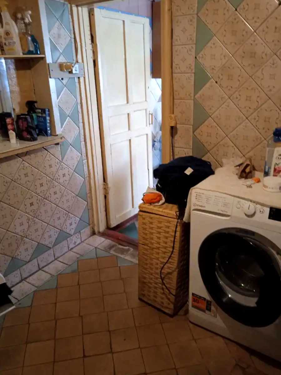 1868237220898011