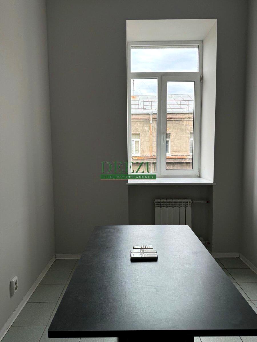 1868237964977919
