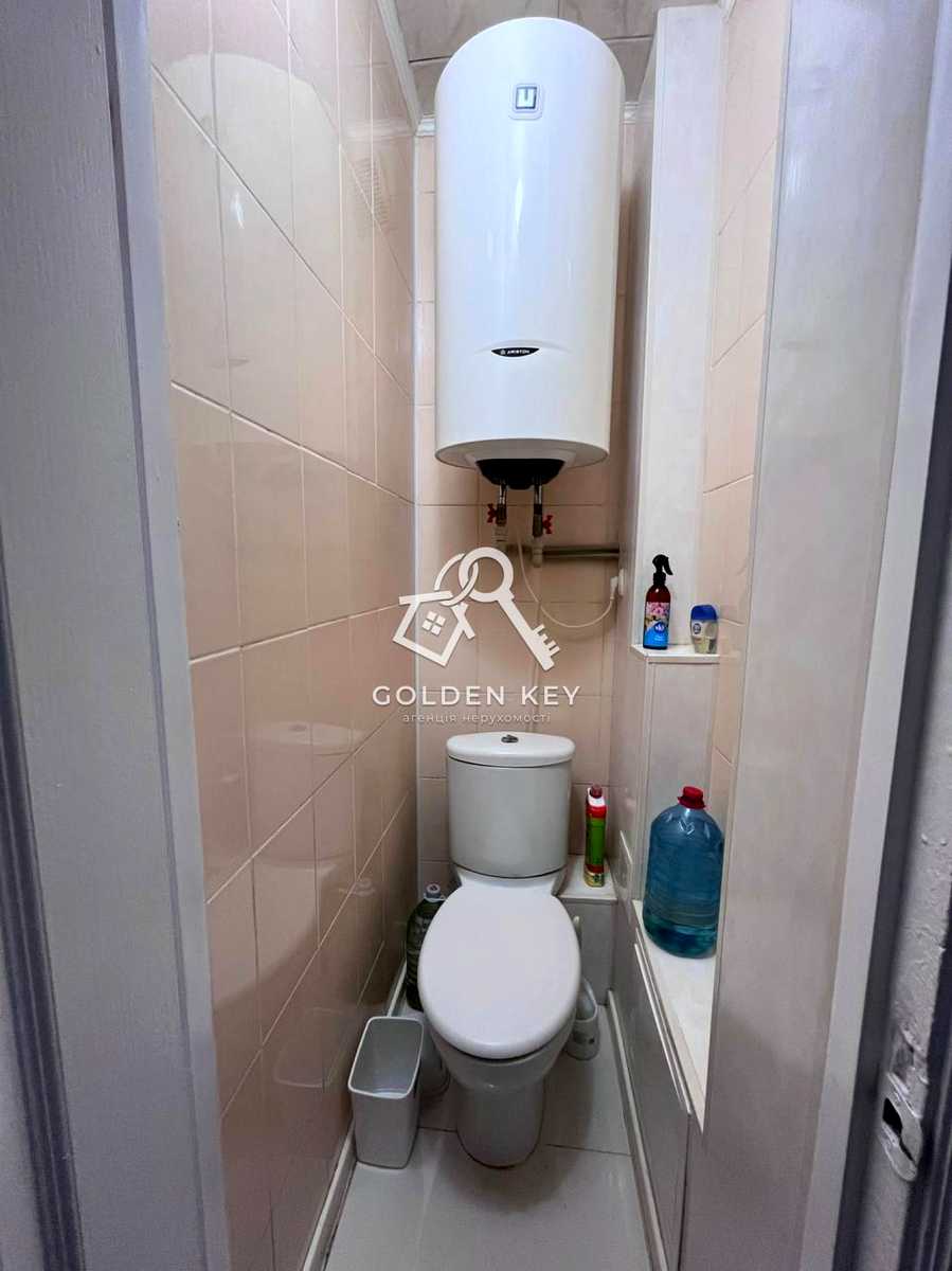1868238677598566
