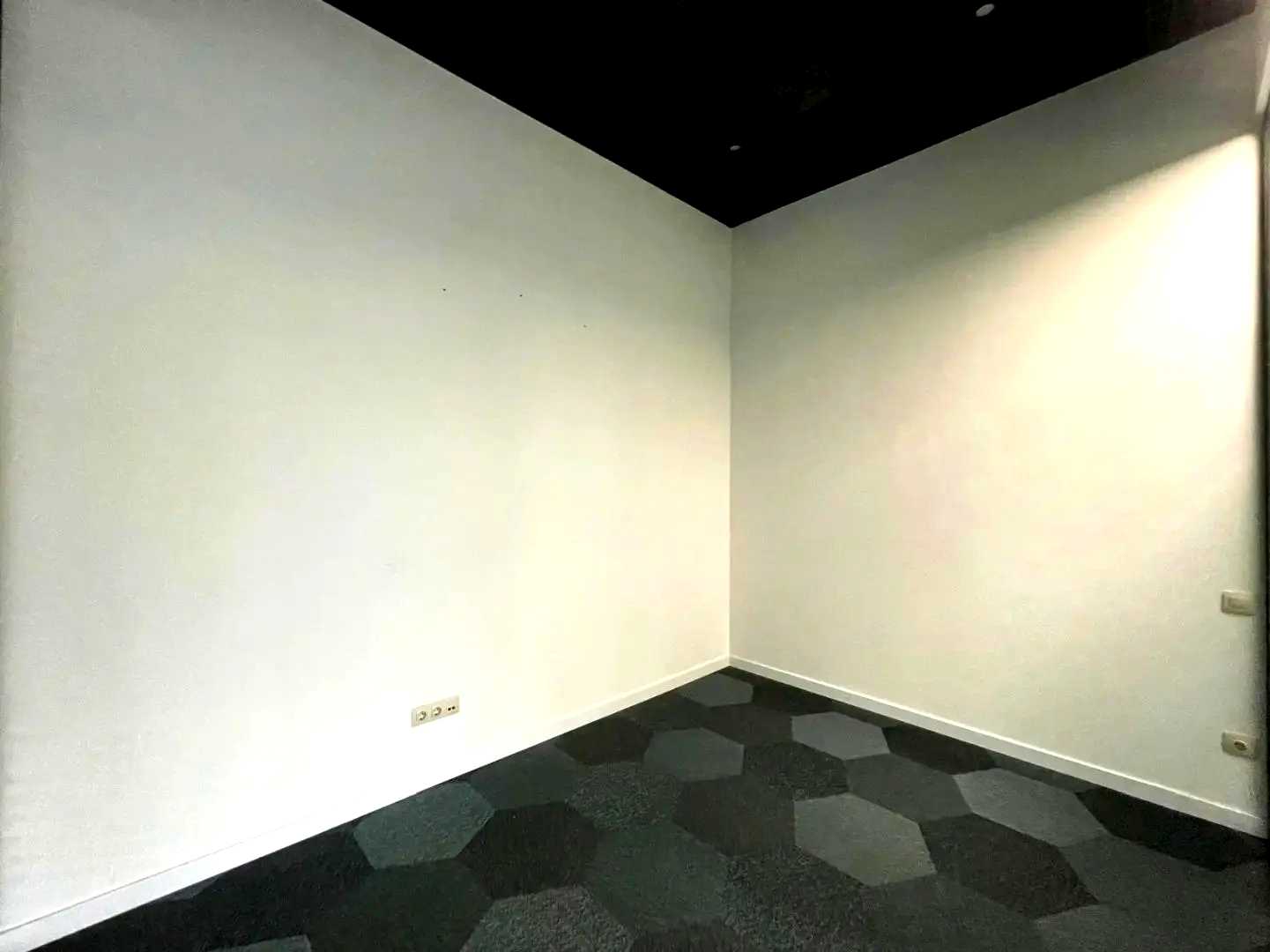 1868242658506153