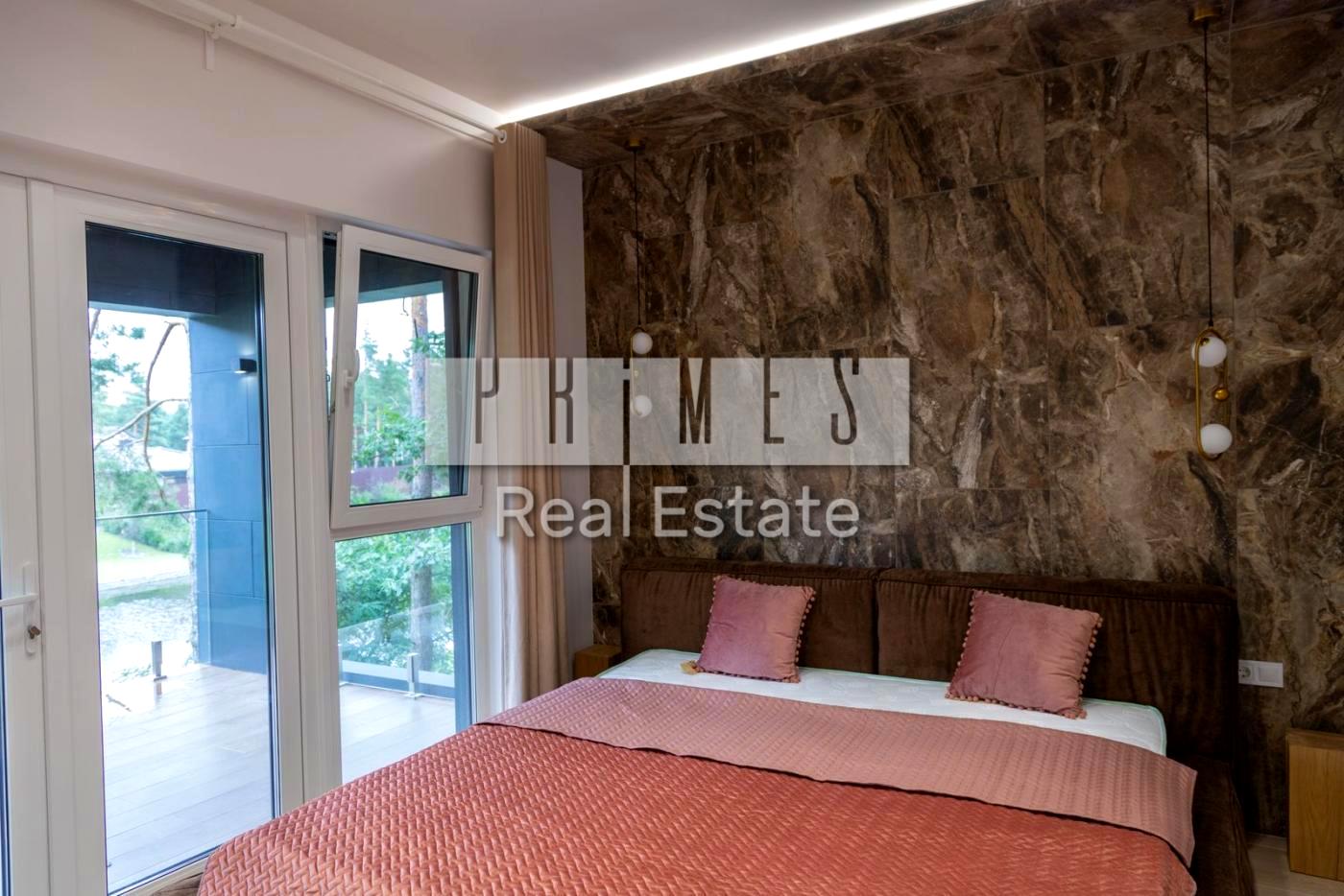 1868243861780438