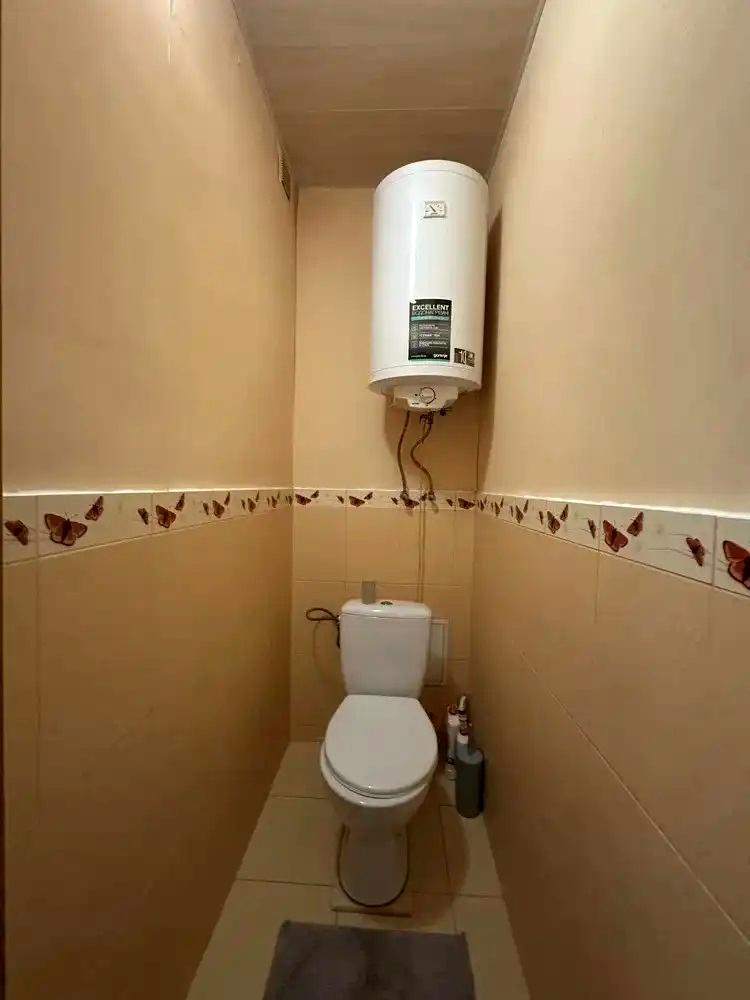 1868246102294302