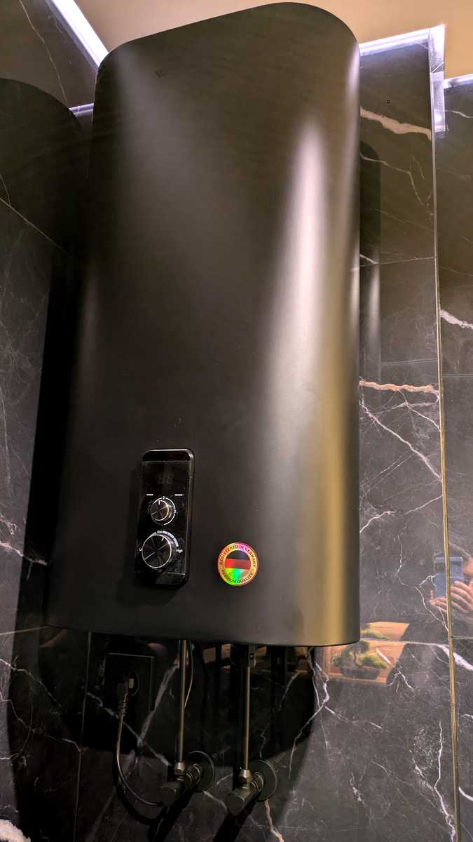 1868249638366383