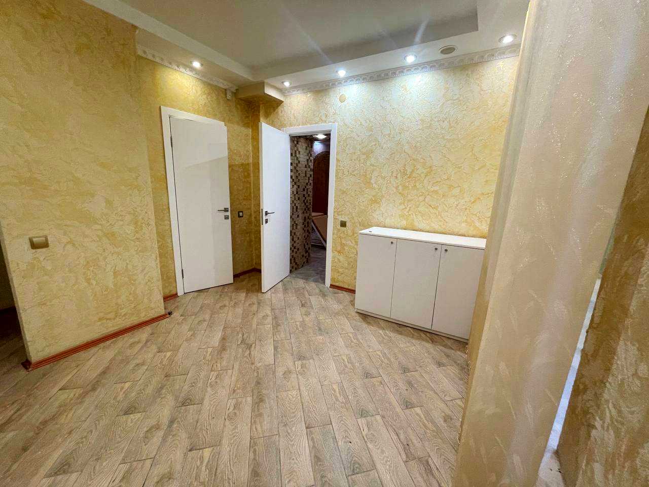 1868253648435400