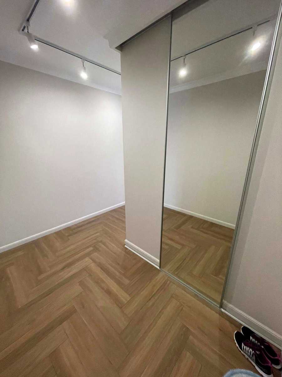 1868253895886771