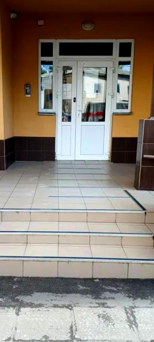 1868254236578711