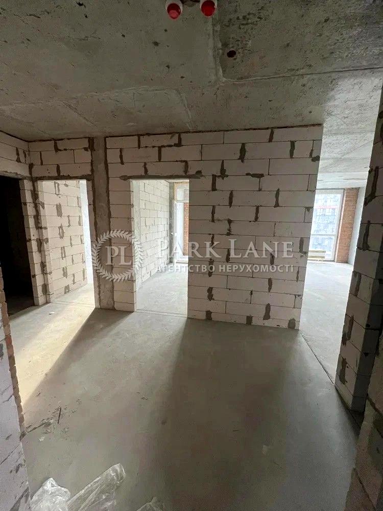 1868254734778242