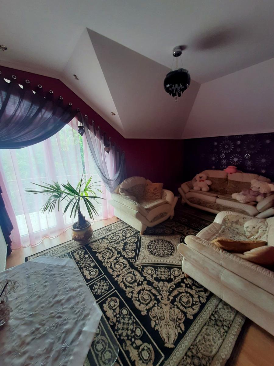 1868265418351849