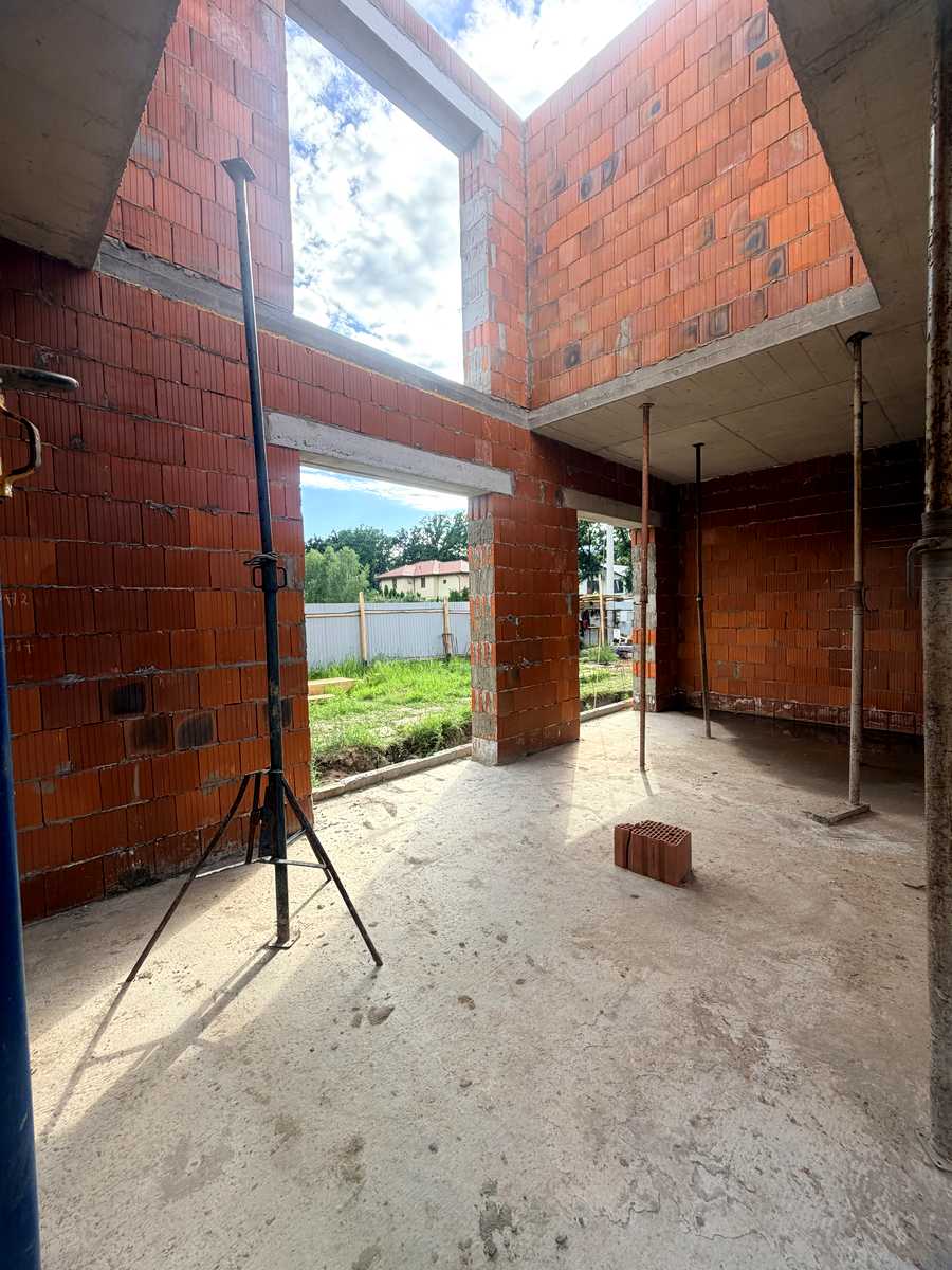 1868272559563260