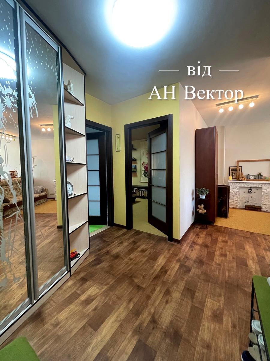 1868285115136701