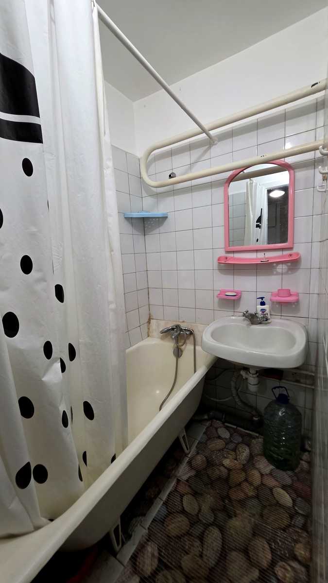 1868308932913779