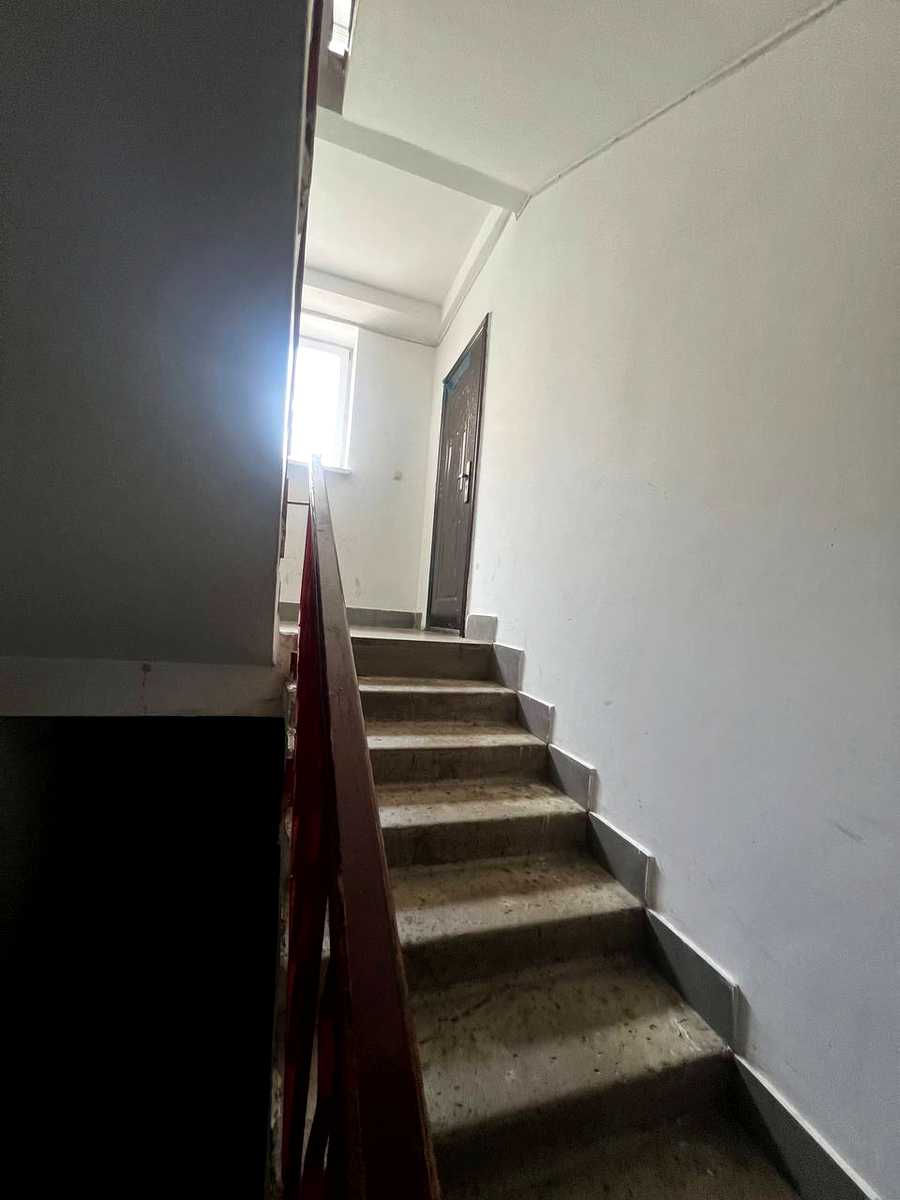 1868315745838671
