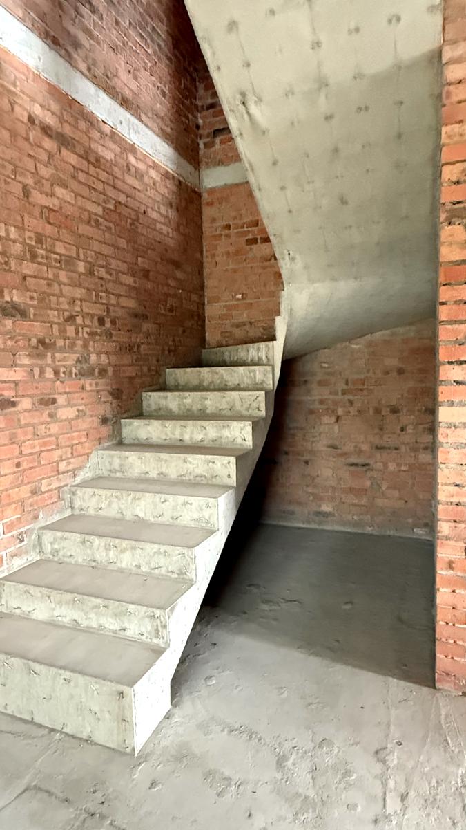 1868317922671050