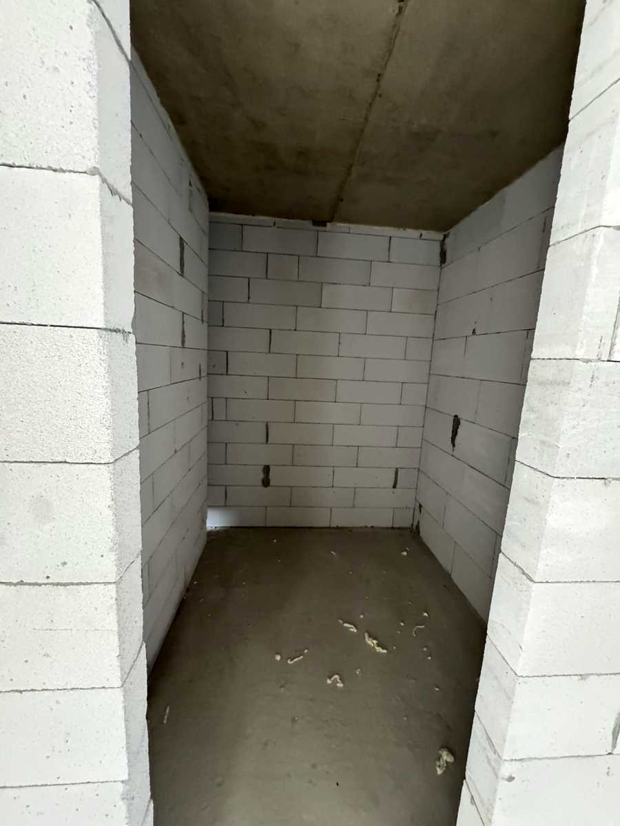 1868318415914850
