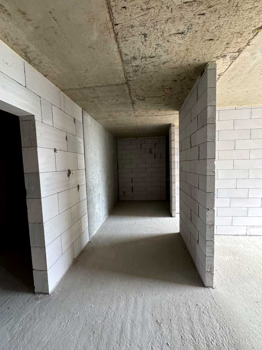 1868318415925924