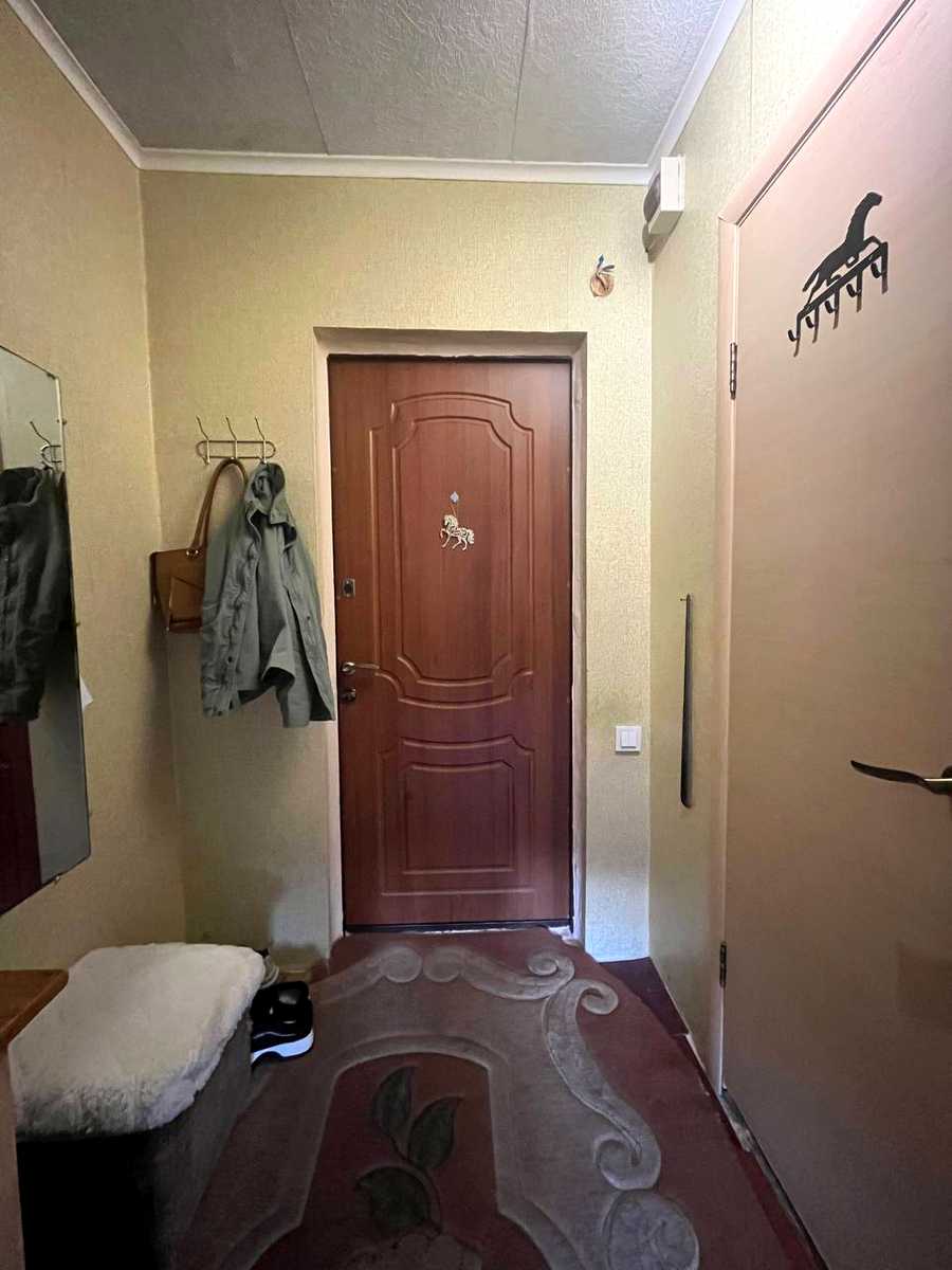 1868318928127960