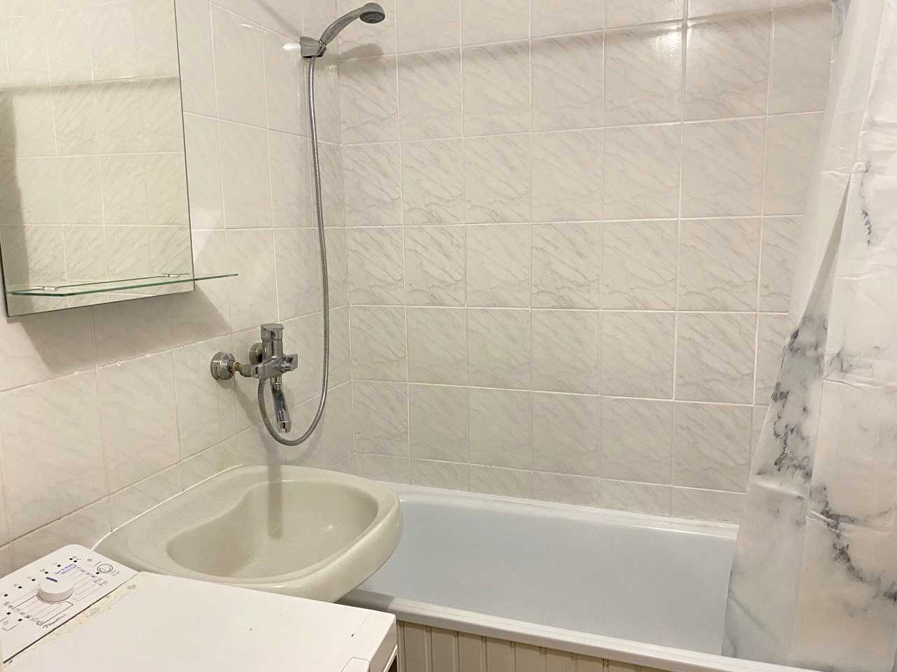 1868324881093468