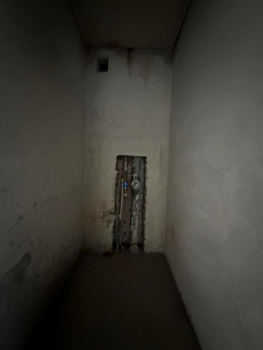 1868325025739069
