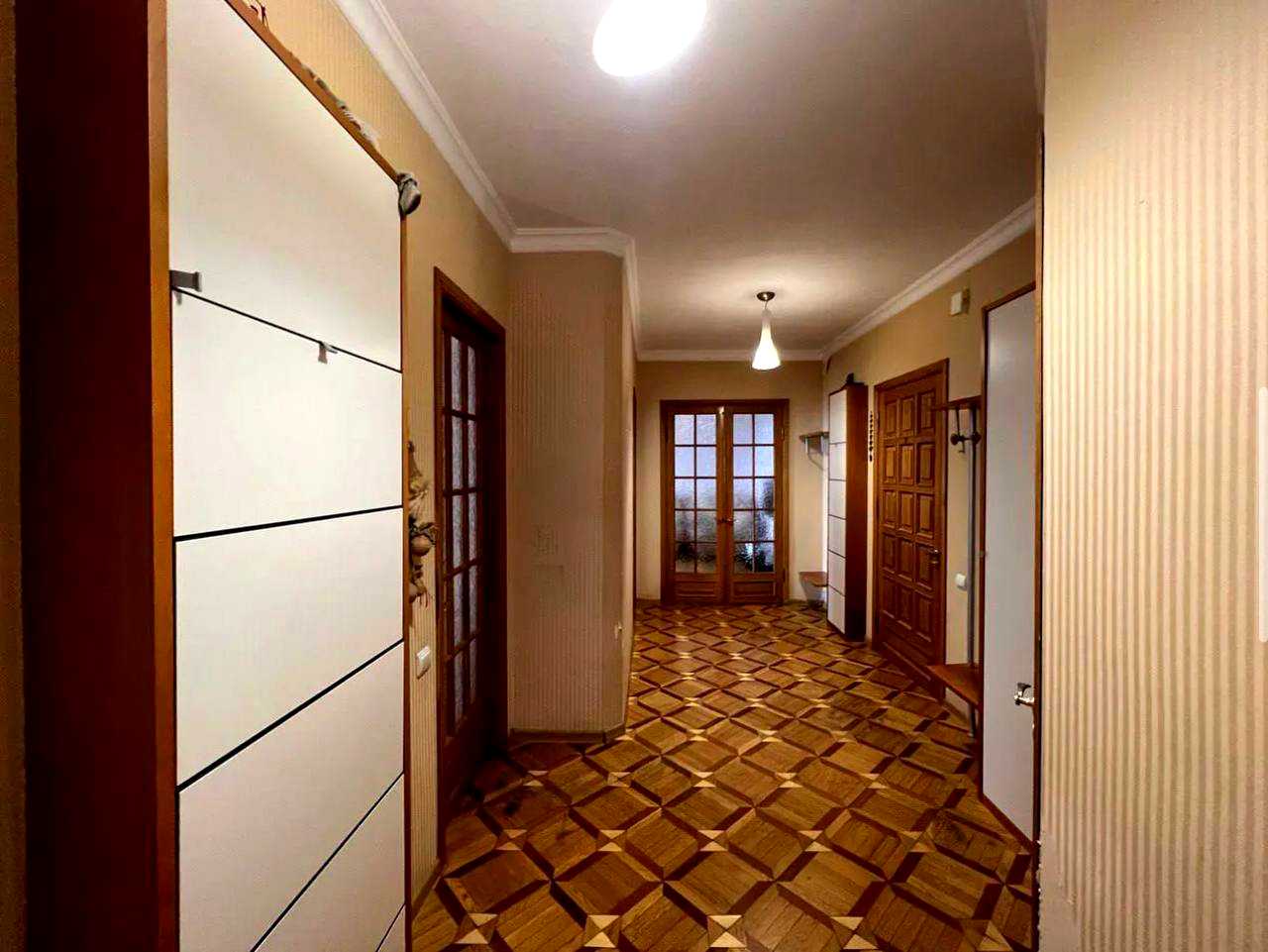 1868325206441476