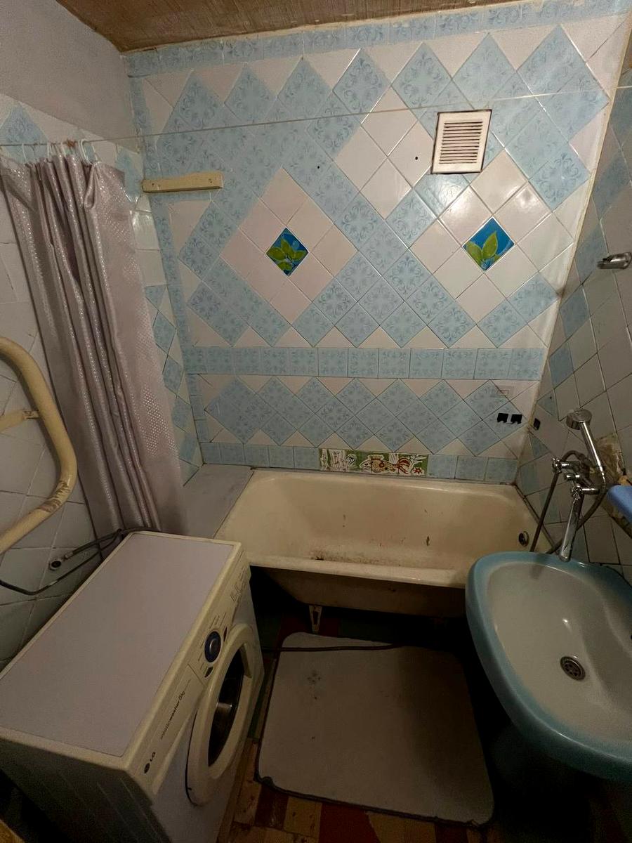 1868325468402314