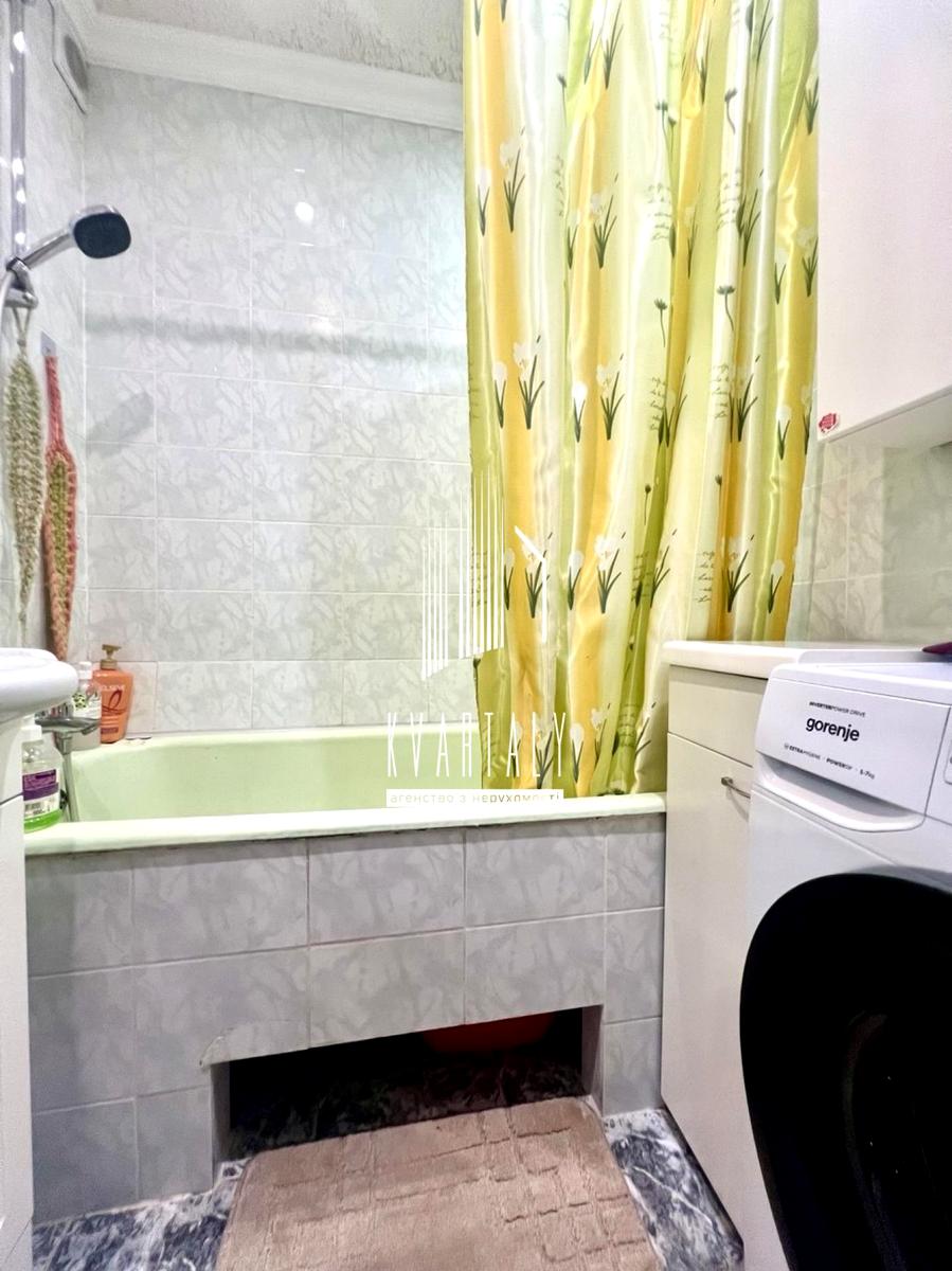 1868325741947945