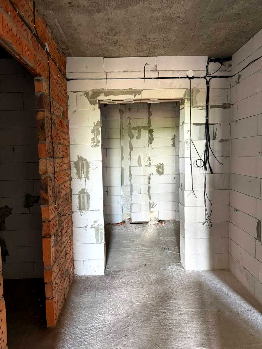 1868327236012649