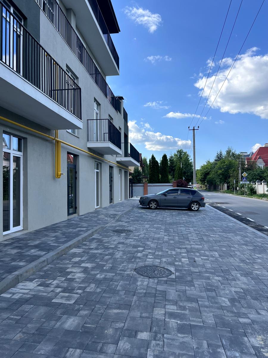 1868330053368933