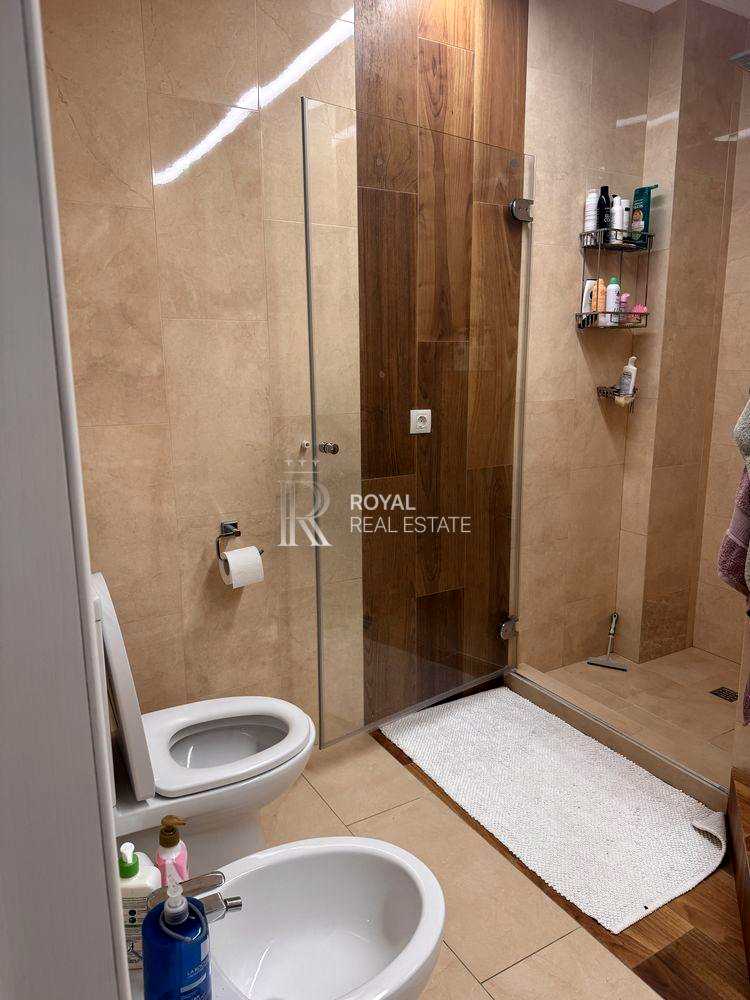 1868330595250606