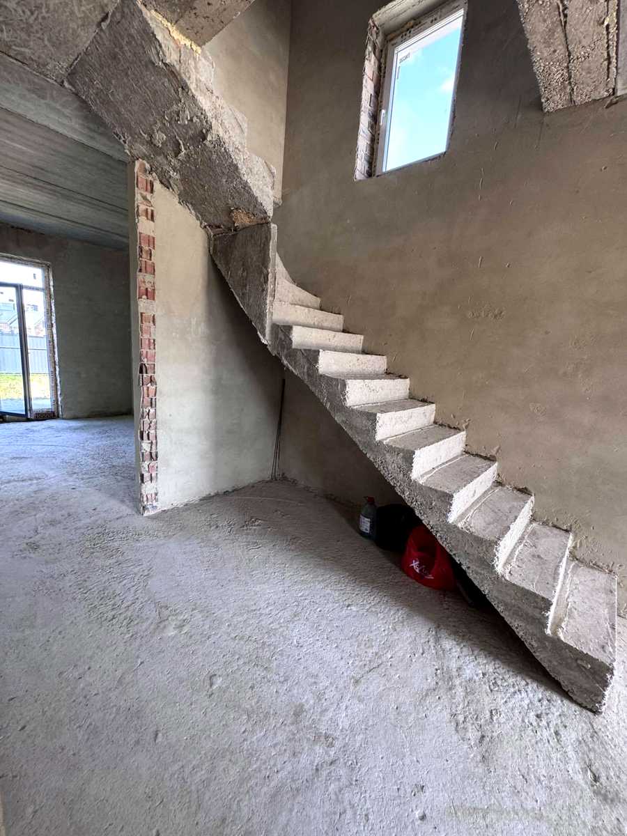 1868333685596482