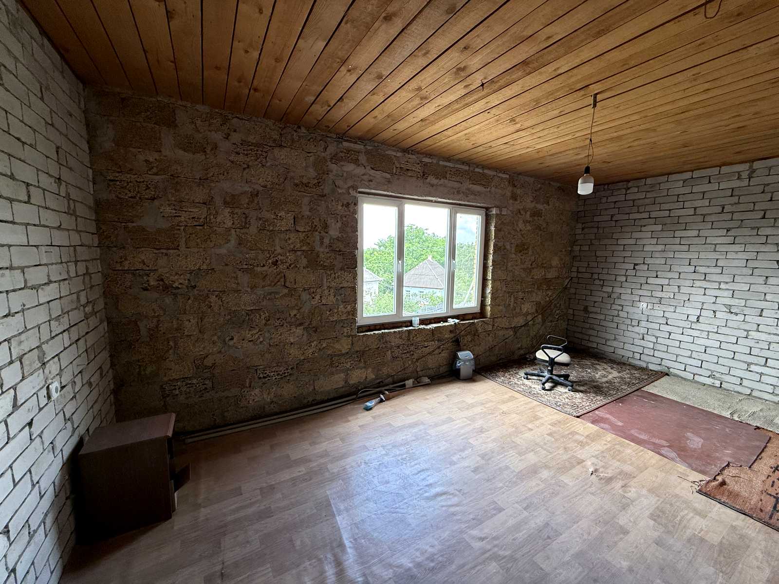 1868342596244832