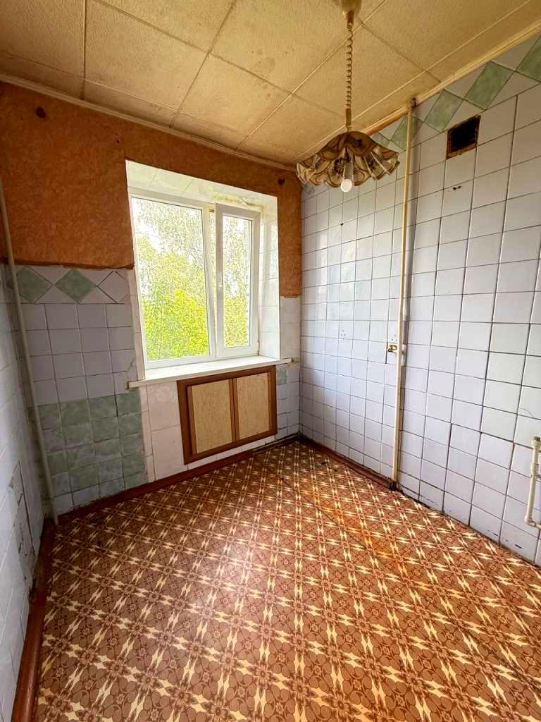 1868344486930347