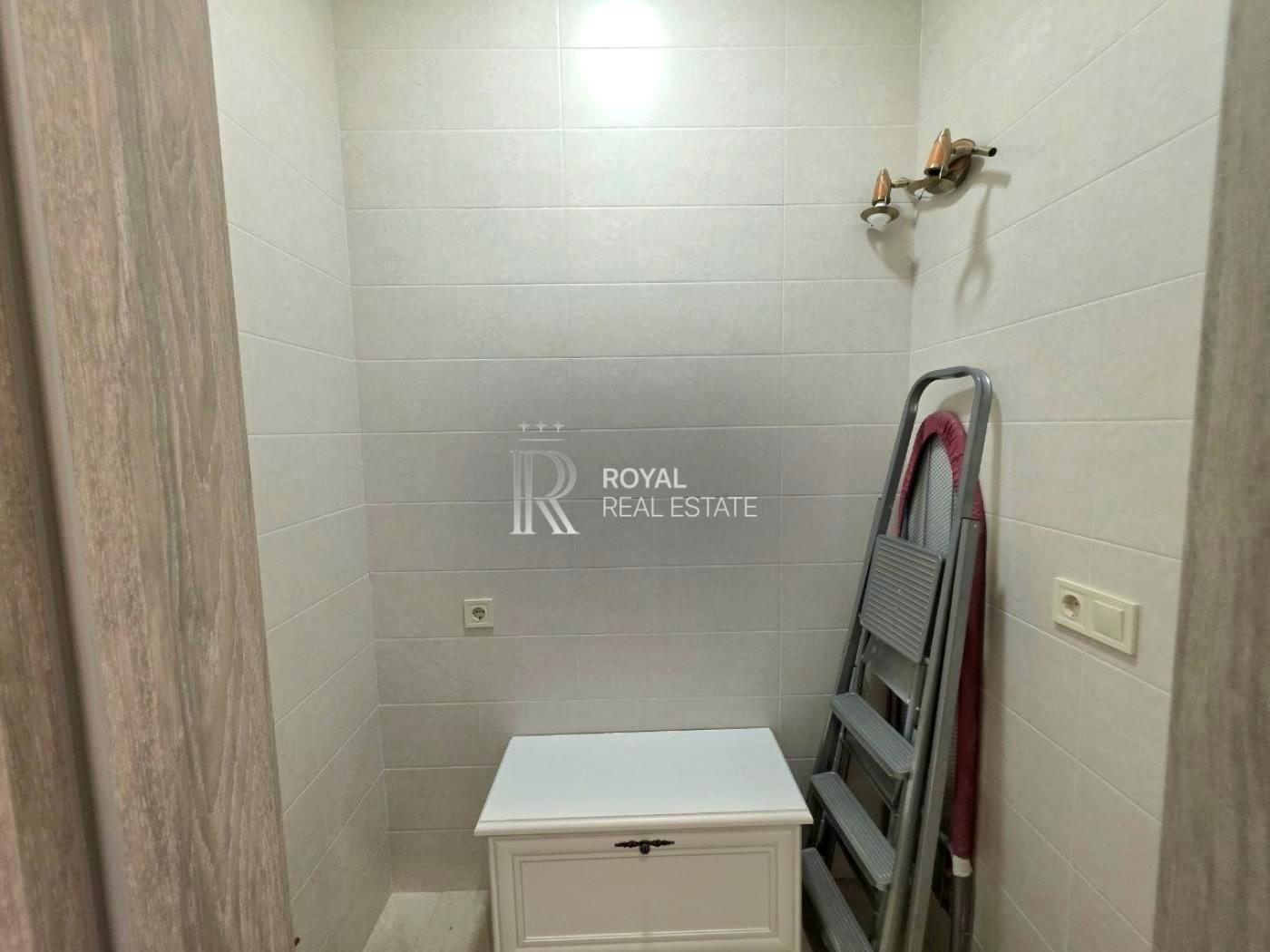 1868349386912479