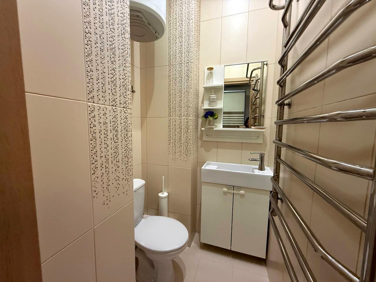 1868349438003813