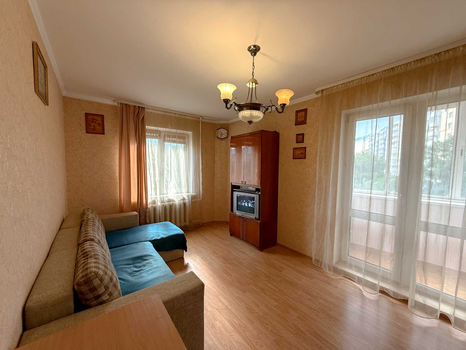 1868399263108262