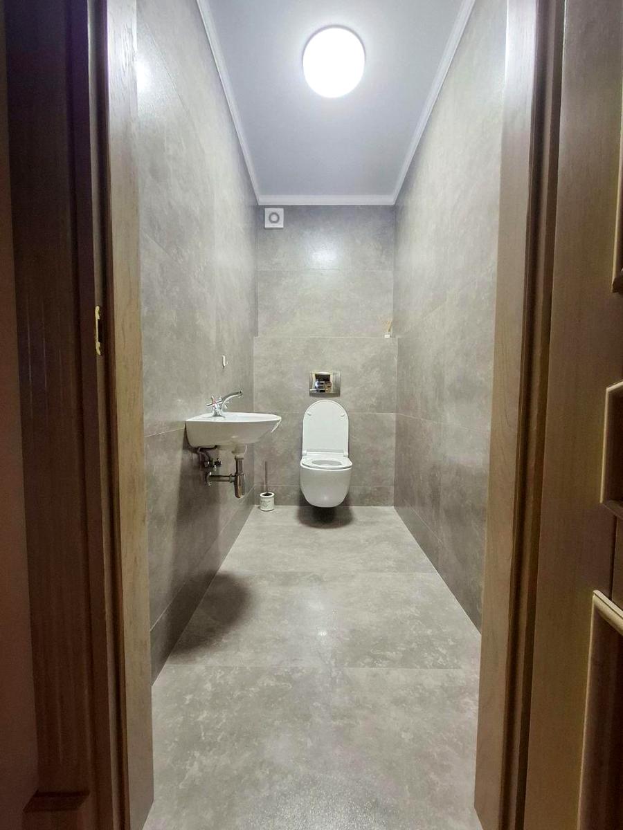 1868402803112987