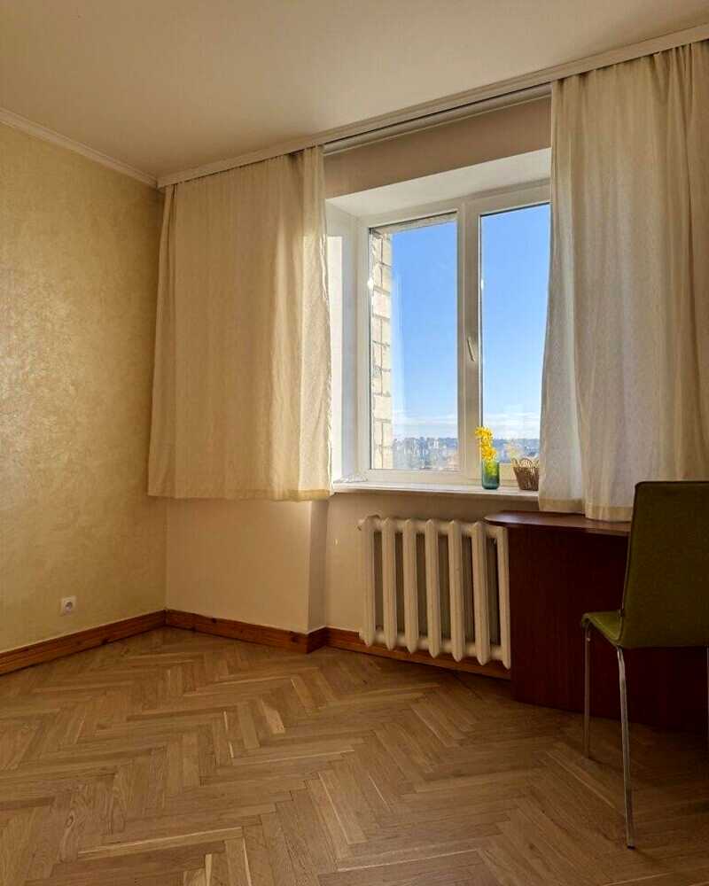 1868403854450322