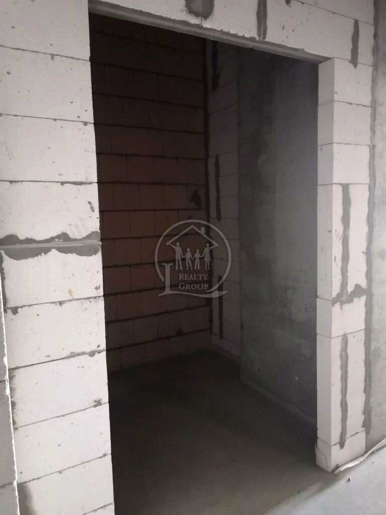 1868406223245813