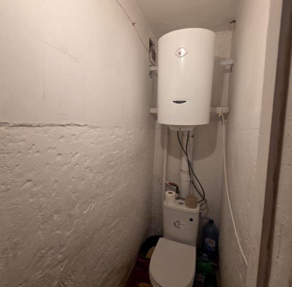 1868406460446196