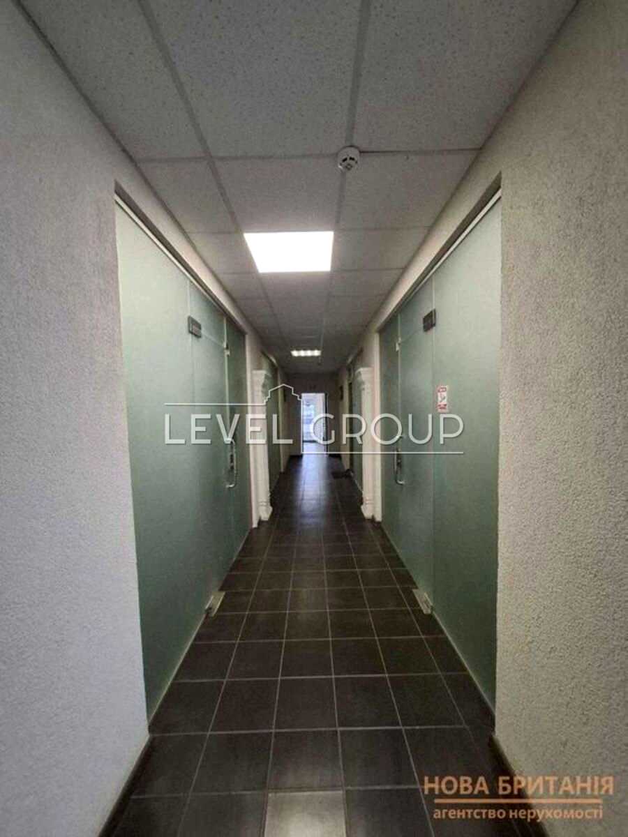 1868410675205827