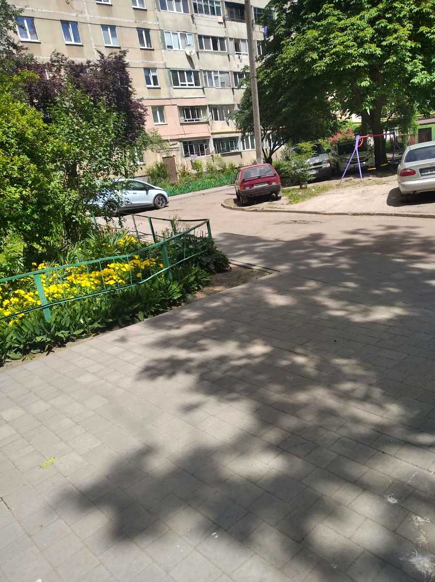 1868414059944296